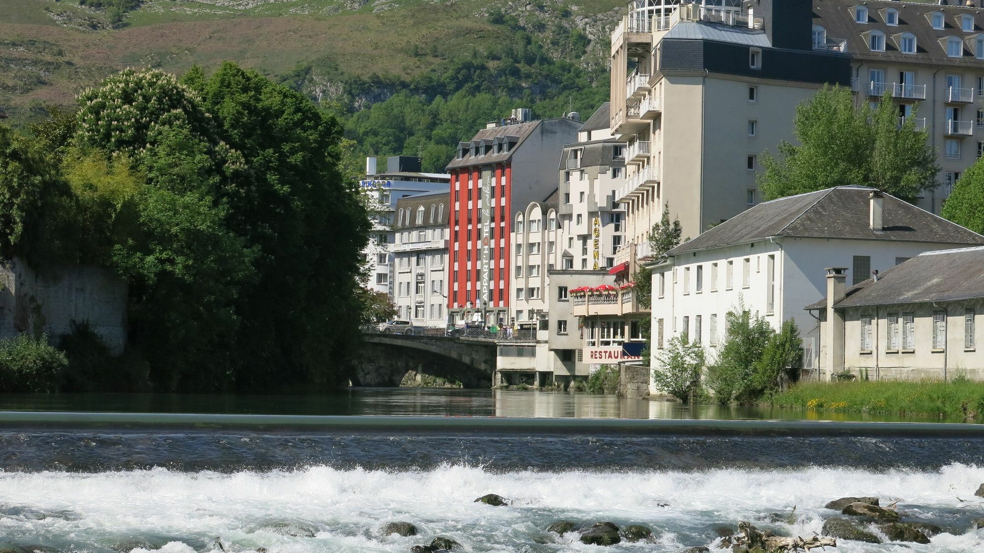 Appart'Hotel Le Pelerin Lourdes Exteriör bild